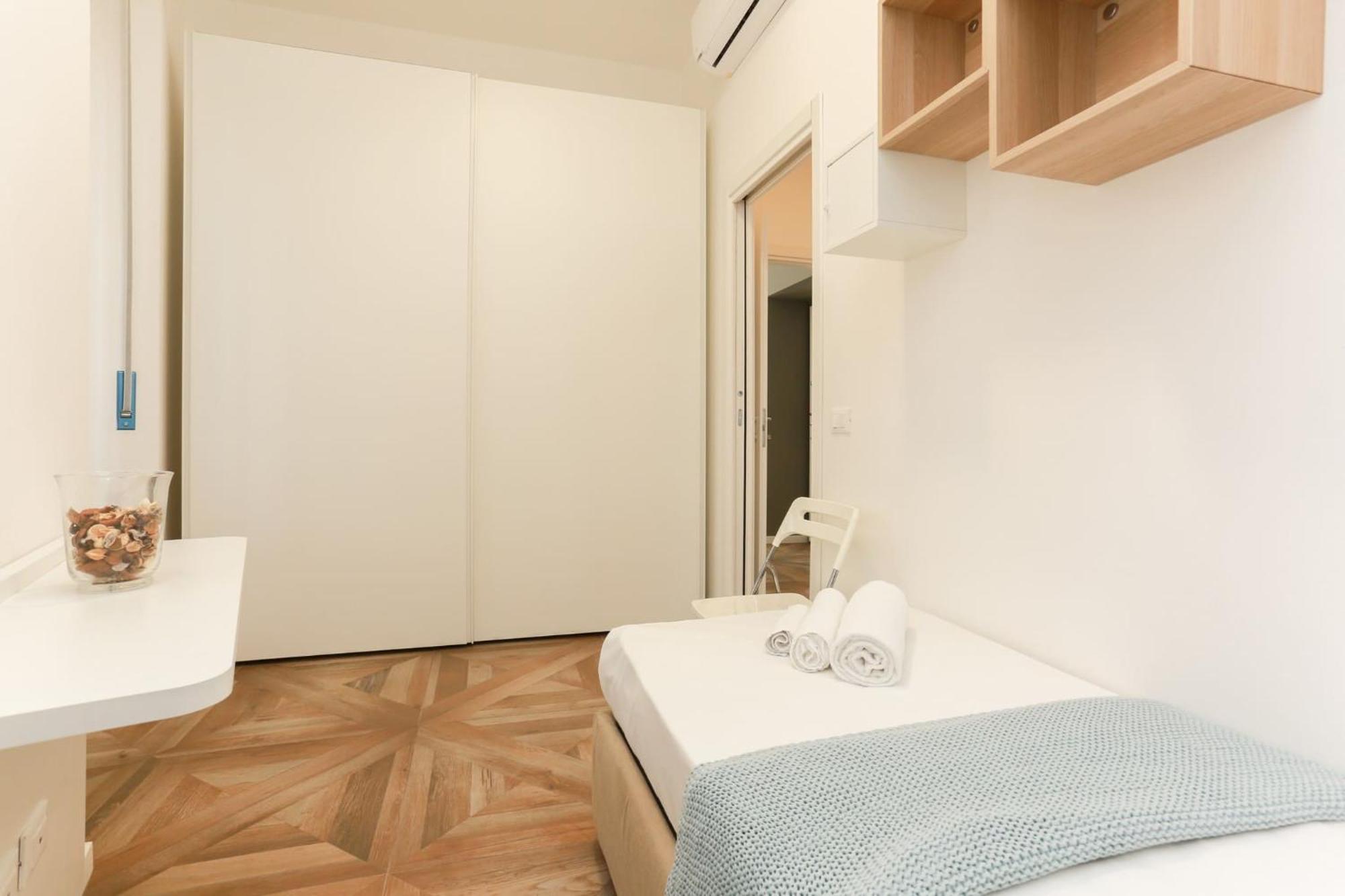 The Rent - Modern Near Bocconi Milaan